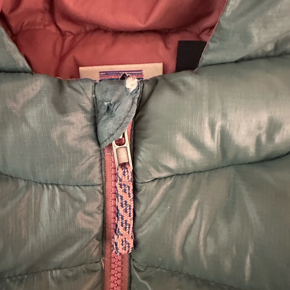 Patagonia Hi-loft down hoodie jacket 5T. - Picture 3 of 10
